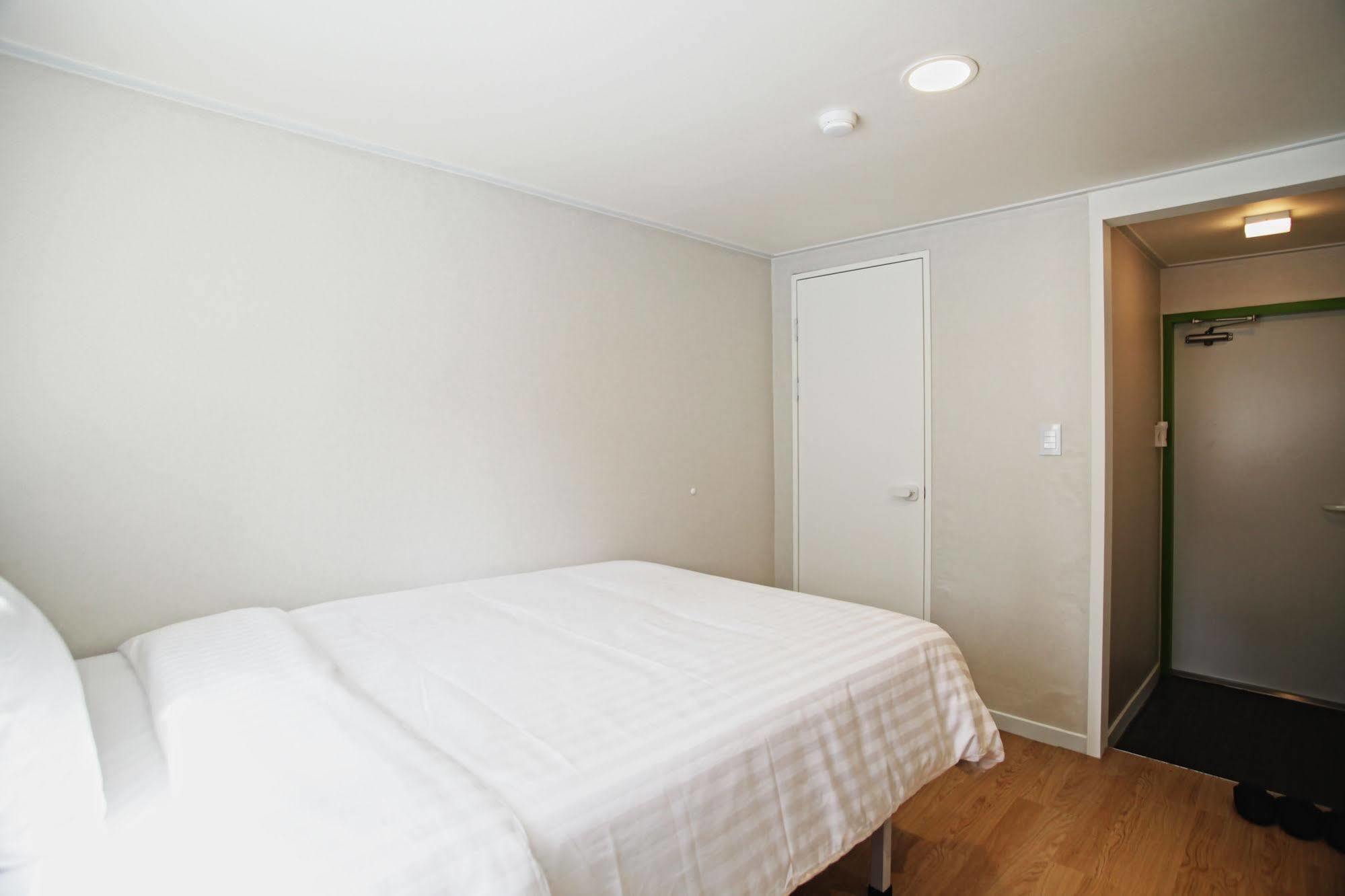 Hotel Sleepy Panda Streamwalk Seoul Jongno מראה חיצוני תמונה